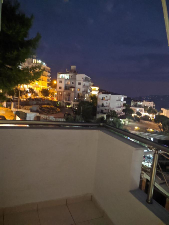 Alex * Sarandë